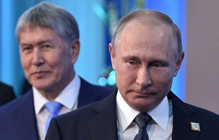 Президент Киргизии Алмазбек Атамбаев и президент России Владимир Путин