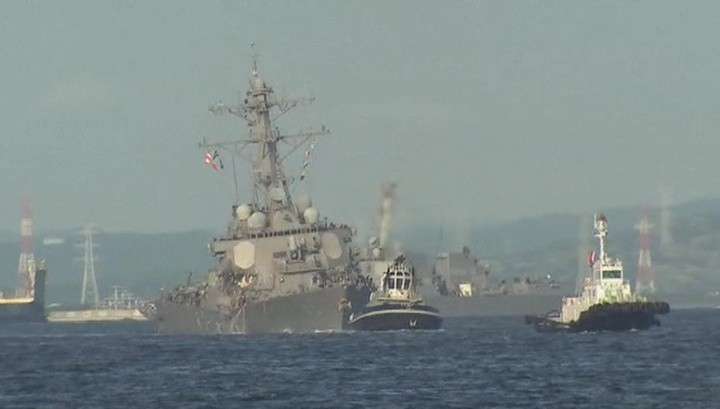 Эсминец протаранил контейнеровоз: ленивые американские вояки проспали своё кораблекрушение