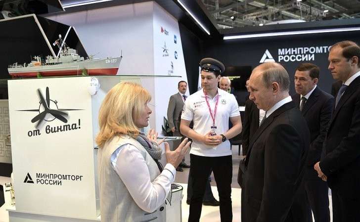 Во время посещения Международной выставки промышленности и инноваций ИННОПРОМ-2017.