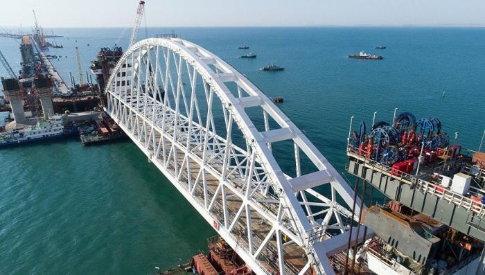 Крымский мост, зрада зрадная: строительство наводит на украинских радикалов уныние