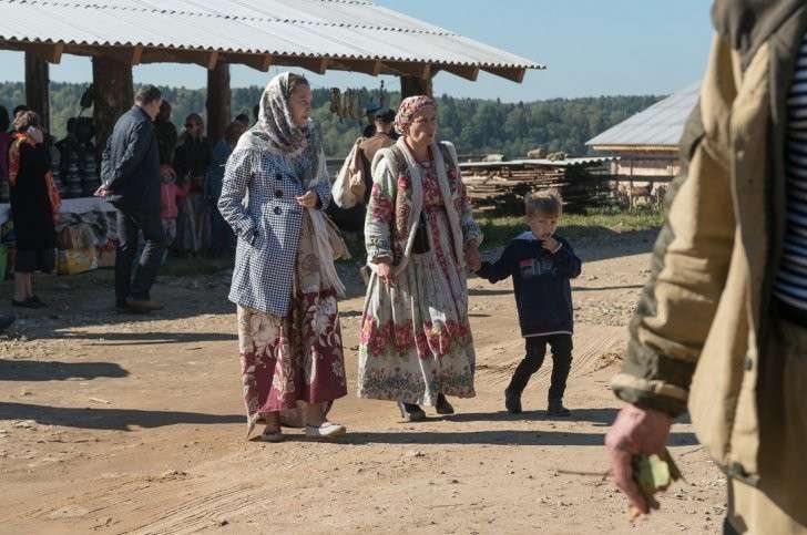 Как живут новые русские крестьяне (педерастам и накрашенным вход воспрещён)