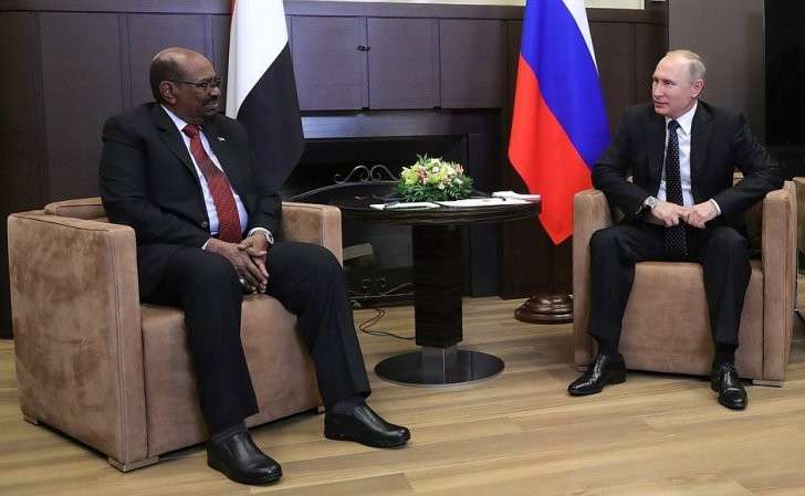 С Президентом Республики Судан Омаром Баширом.