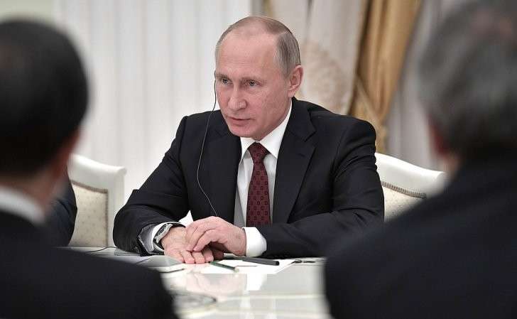 Во время встречи с Премьером Государственного совета Китайской Народной Республики Ли Кэцяном.