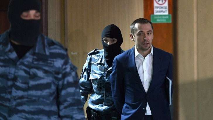 Суд изъял активы полковника-коррупционера Захарченко и его семейки