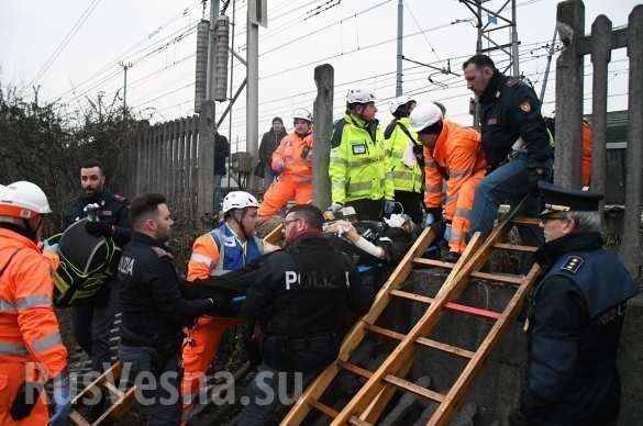 Крушение пассажирского поезда в Италии: сотни раненых, есть погибшие (ФОТО, ВИДЕО) | Русская весна