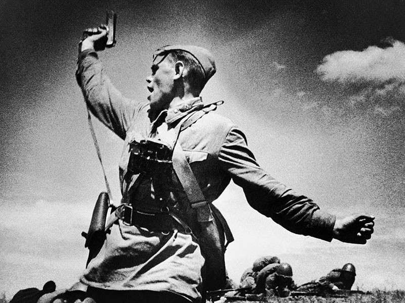 Почему либералы так боятся возвращения политруков в русскую армию