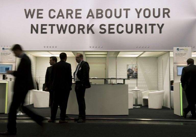 США отказываются от глобального надзора за Интернетом