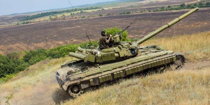 В Мариуполе у карателей угнали два танка