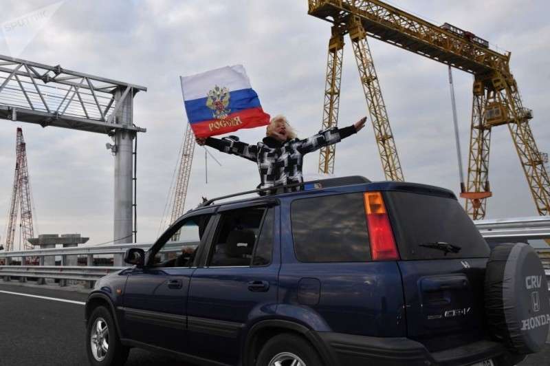 Простой украинец про Крымский мост: Ребята, это просто сказка!