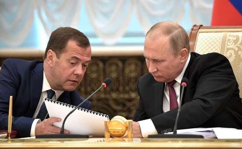 С Председателем Правительства Дмитрием Медведевым.