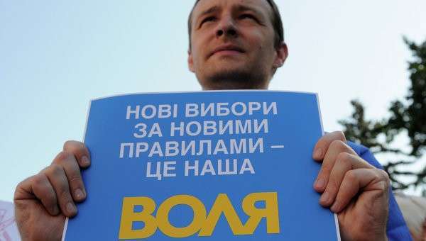 Юля с уголовным прошлым опять лезет во власть