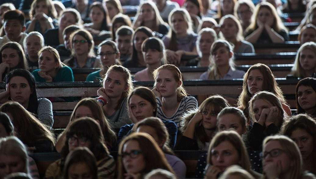 Ректоры МГИМО и ВШЭ просят вернуть кредитную кабалу для студентов