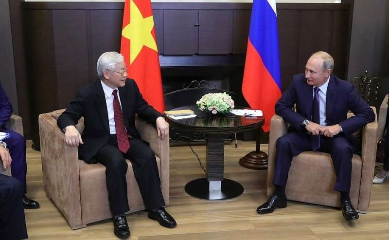 C Генеральным секретарём Центрального комитета Коммунистической партии Социалистической Республики Вьетнама Нгуен Фу Чонгом.
