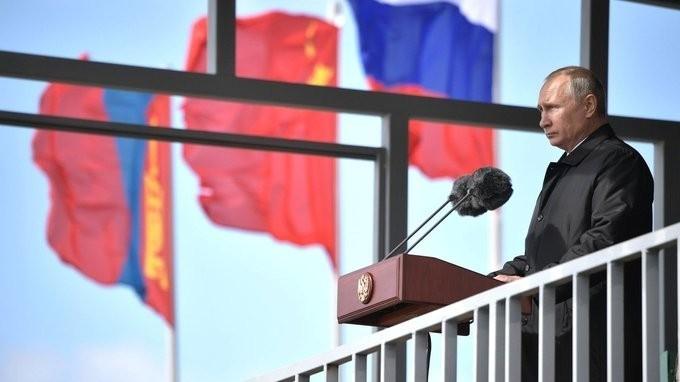 Владимир Путин выступил на полевом смотре войск манёвров «Восток-2018»