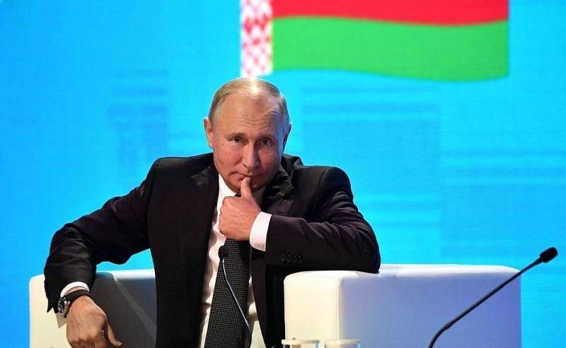 На пленарном заседании Пятого форума регионов России и Белоруссии.