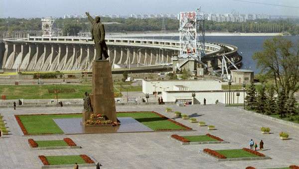 Памятник В.И. Ленину в Запорожье. Архивное фото Памятник В.И. Ленину в Запорожье. Архивное фото