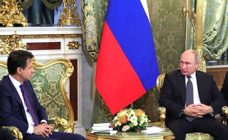 С Председателем Совета министров Итальянской Республики Джузеппе Конте.