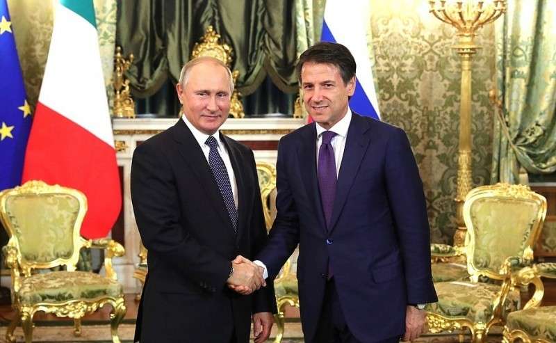 С Председателем Совета министров Итальянской Республики Джузеппе Конте.