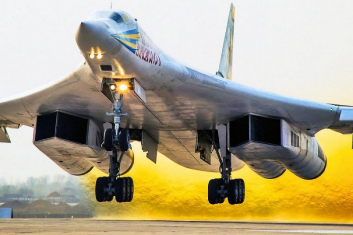 Пентагон в шоке: Россия перебрасывает стратегические ракетоносцы Ту-160 в Венесуэлу
