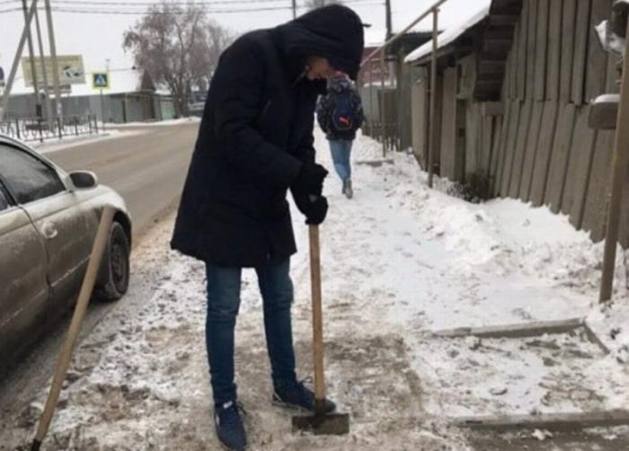 Влад Рябухин – на общественные работы, а жулик Титов – на отдых в Сочи