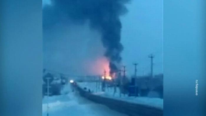 Крупный пожар на Оренбургском цинковом заводе в Покровке: жителей подготовили к эвакуации