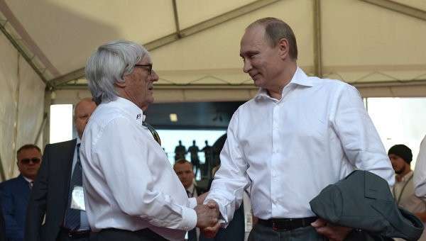 В.Путин посетил российский этап гонки чемпионата мира по кольцевым автогонкам в классе Формула-1 В.Путин посетил российский этап гонки чемпионата мира по кольцевым автогонкам в классе Формула-1