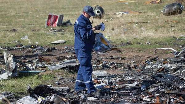На месте крушения boeing компании Malaysia Airlines возле деревни Грабовое Донецкой области 13 октября 2014 На месте крушения boeing компании Malaysia Airlines возле деревни Грабовое Донецкой области 13 октября 2014