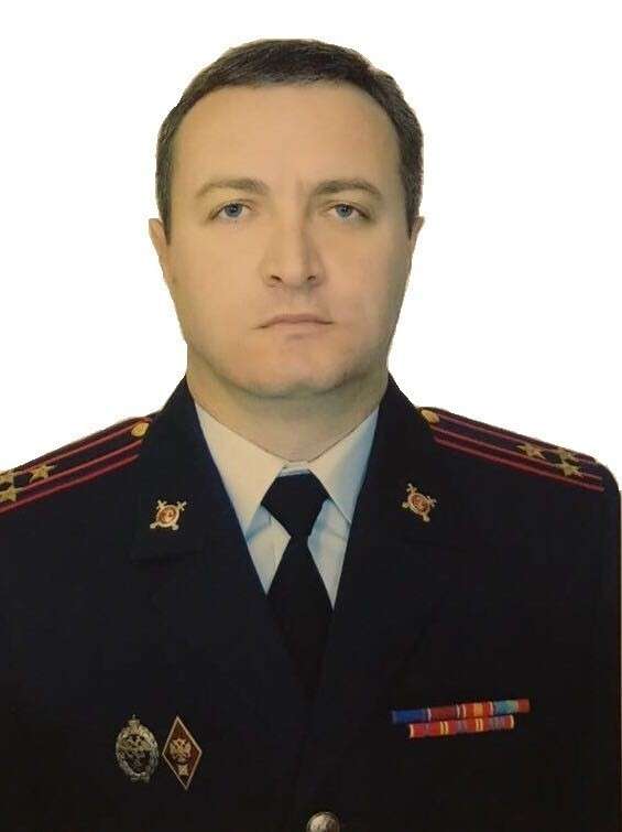 А с кем это бандит Рауф Арашуков, обвиняемый в убийствах? Неужто с полковником Тимуром Бетугановым?