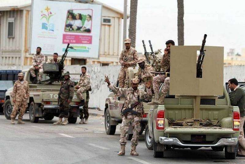 Ливия. Армия Хлифы Хафтара захватила военную базу у Триполи и продолжает сжимать кольцо