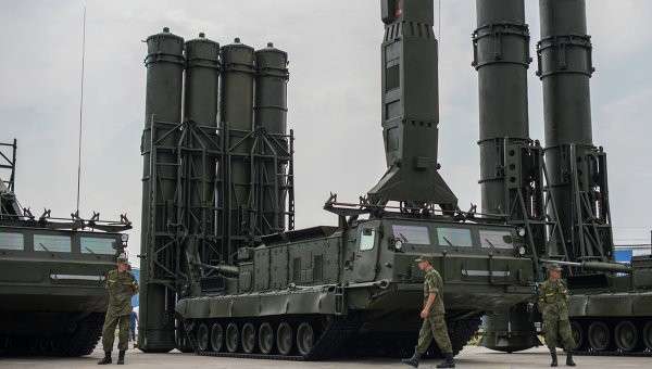 Зенитный ракетный комплекс С-300В, архивное фото Зенитный ракетный комплекс С-300В, архивное фото