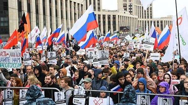 Акция в поддержку незарегистрированных кандидатов в Мосгордуму Акция в поддержку незарегистрированных кандидатов в Мосгордуму