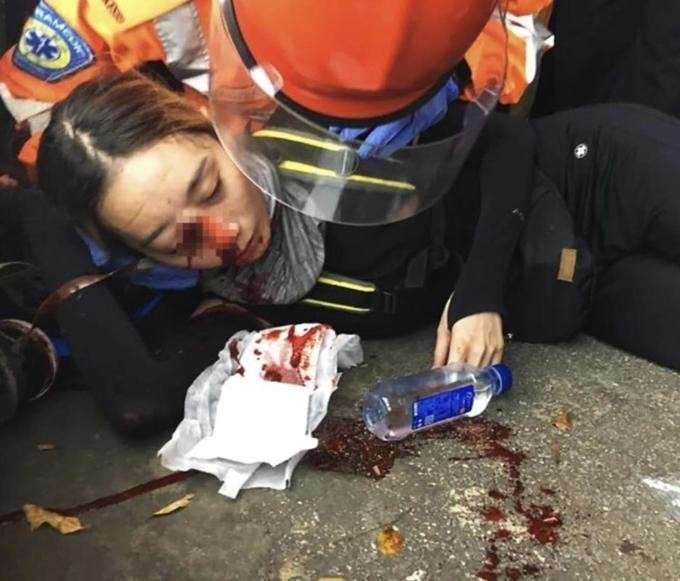 Либеральная оппозиция в Москве и Гонконге обделалась, но совсем по-разному