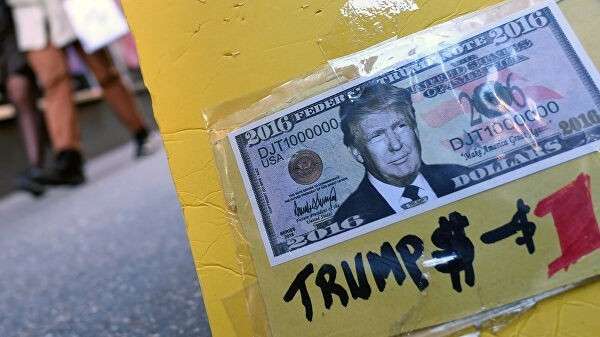 Сувенирная купюра американского доллара с портретом Дональда Трампа Сувенирная купюра американского доллара с портретом Дональда Трампа
