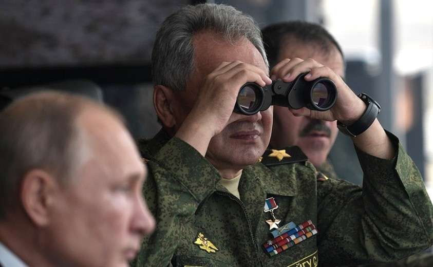Наблюдение за основным этапом стратегических командно-штабных учений «Центр-2019». Министр обороны Сергей Шойгу.