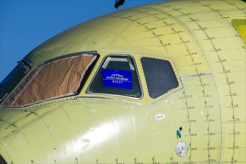 Sukhoi Superjet 100 увеличенной дальности доставлен в ЦАГИ для ресурсных испытаний Sukhoi Superjet 100 увеличенной дальности доставлен в ЦАГИ для ресурсных испытаний