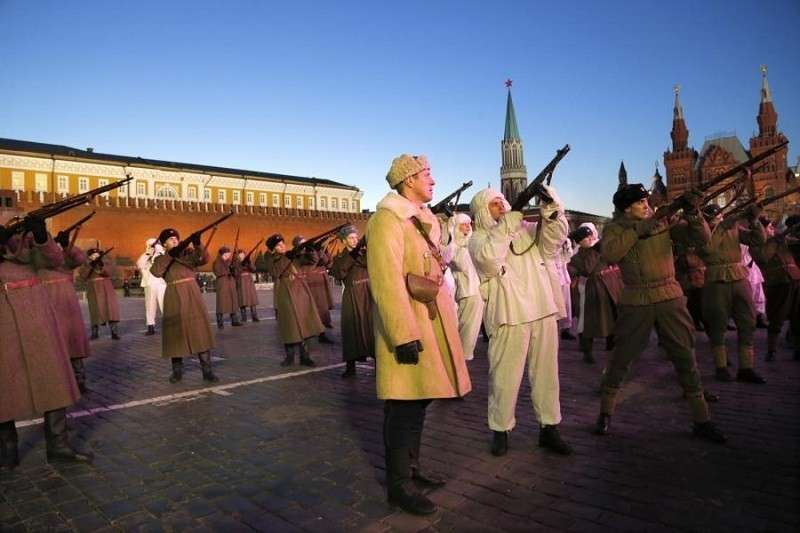 Центр Москвы перекрыт из-за торжественного марша 7 ноября