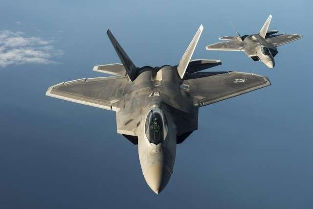 Истребители F-22 ВВС США