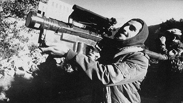 Афганский боевик c ПЗРК Стингер Афганский боевик c ПЗРК Стингер