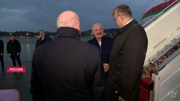 Президент Беларуси Александр Лукашенко прибыл в Сочи для переговоров с Владимиром Путиным