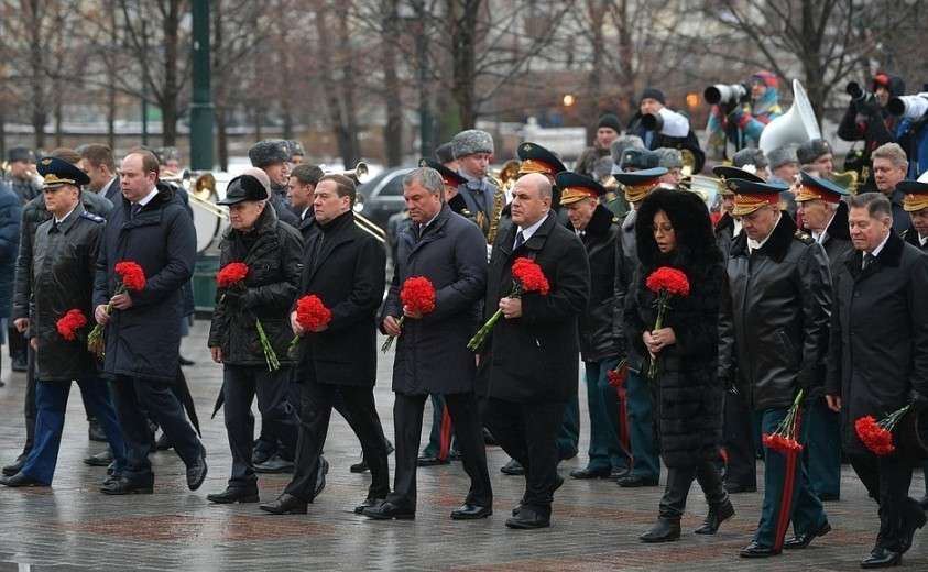 На церемонии возложения венка к Могиле Неизвестного Солдата.