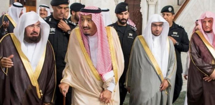 Младший брат и два племянника короля Саудовской Аравии арестованы по обвинению в госизмене