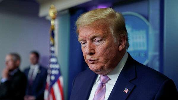 Президент США Дональд Трамп во время брифинга в Белом доме Президент США Дональд Трамп во время брифинга в Белом доме