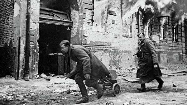 Советские войска в Берлине Советские войска в Берлине