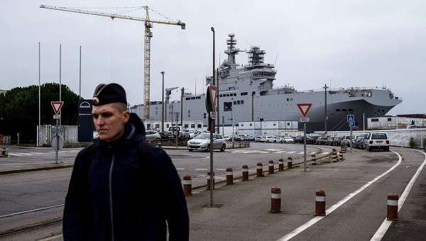 Десантный корабль Севастополь типа Мистраль на судостроительном заводе фирмы STX Europe Десантный корабль Севастополь типа Мистраль на судостроительном заводе фирмы STX Europe