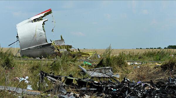 На месте крушения малайзийского Boeing 777 На месте крушения малайзийского Boeing 777