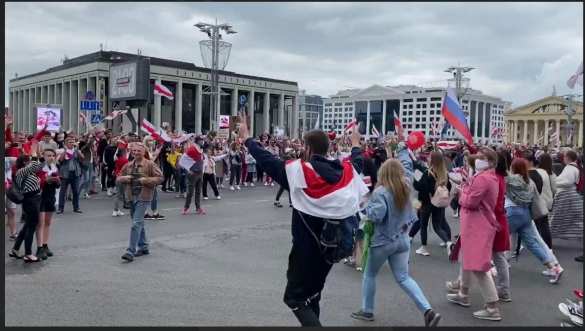 «Вован, не лезь!» – антироссийские и антипутинские лозунги на вчерашнем марше в Белоруссии (ФОТО) | Русская весна
