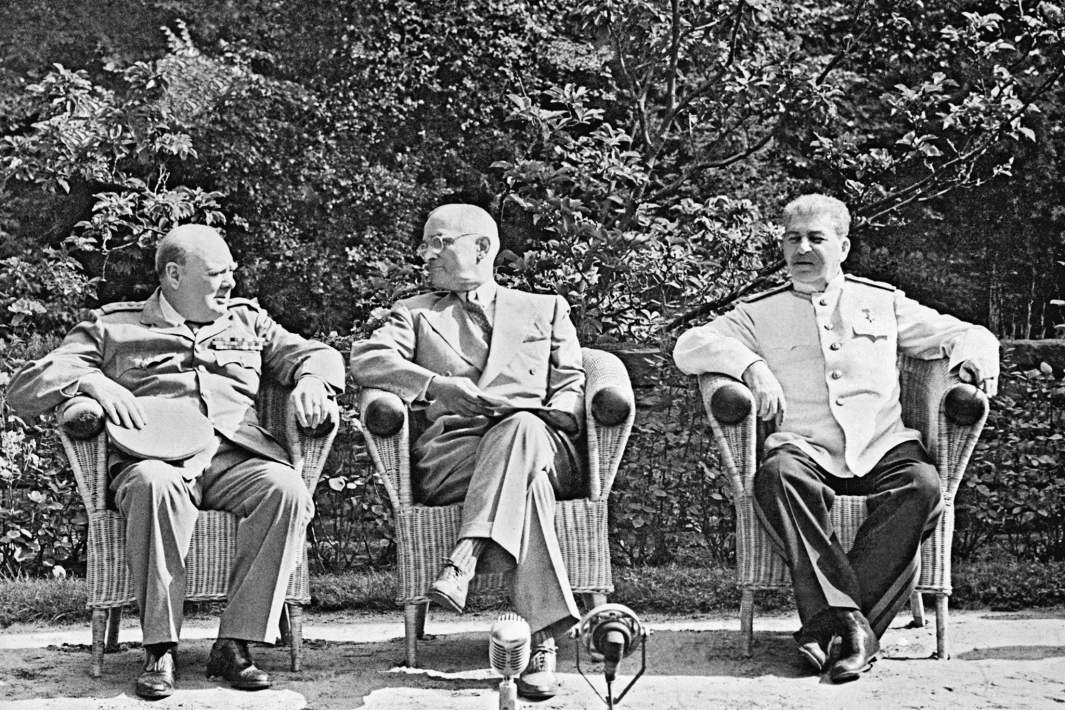 ��������� ����������� �����������, ������������� ������ ���������������� �������� �� ������ ������� �����: �������-������� �������������� ��� ������� ��������, ��������� ����������� ������ ������� ����� ������ � ������������ ������ �������� ���������� ����, ������������ ���������������� �������� ������� ���� � ��������� �� ���(�) ����� ������ �� ����� �����-�����������. 25 ���� 1945 ����