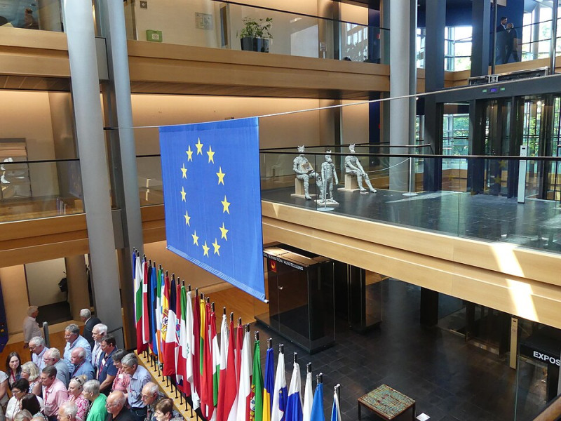 Что делают рептилоиды в Европарламенте?