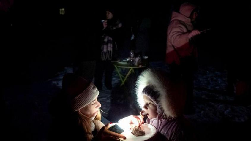 «Это безумие»!» – Морозы на Украине грозят обернуться гуманитарным кризисом