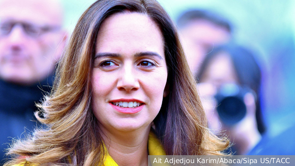 Париж откликнулся на женские лозунги о порядке